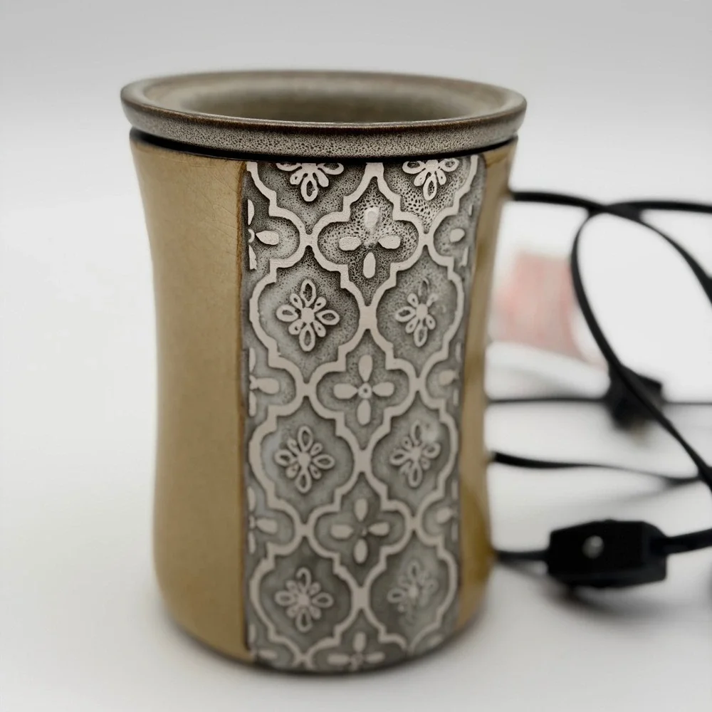 Scentsy‎ Moroccan Stencil Electric Wax Warmer Ceramic Tan Gray Quatrefoil Boho
